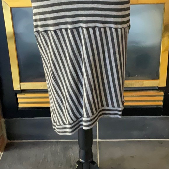 Not The Same dress M - Picture 3 of 6